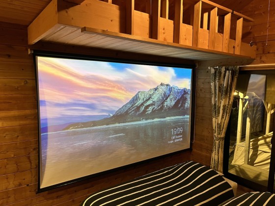 千葉県 九十九里・銚子のグランピング｜River side village Loa：プロジェクター