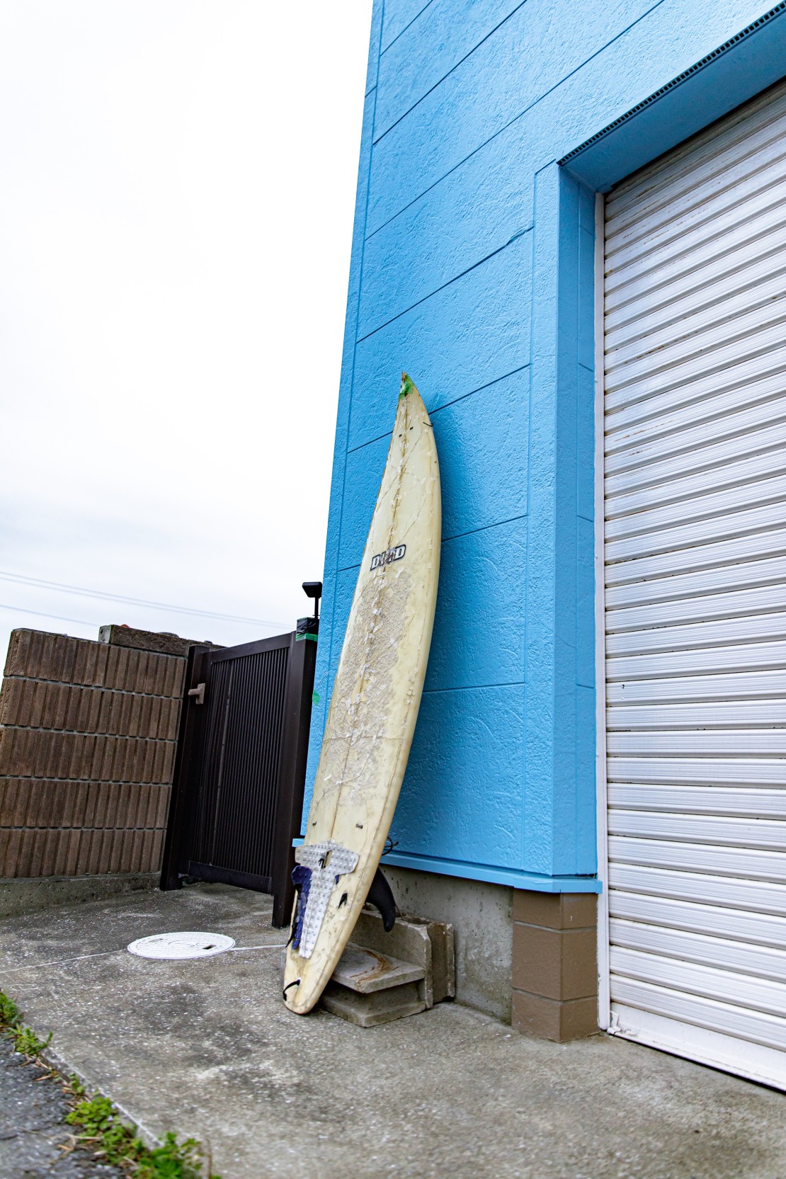 ocean villa mint｜千葉県・館山・南房総｜サーフボードがアクセントです