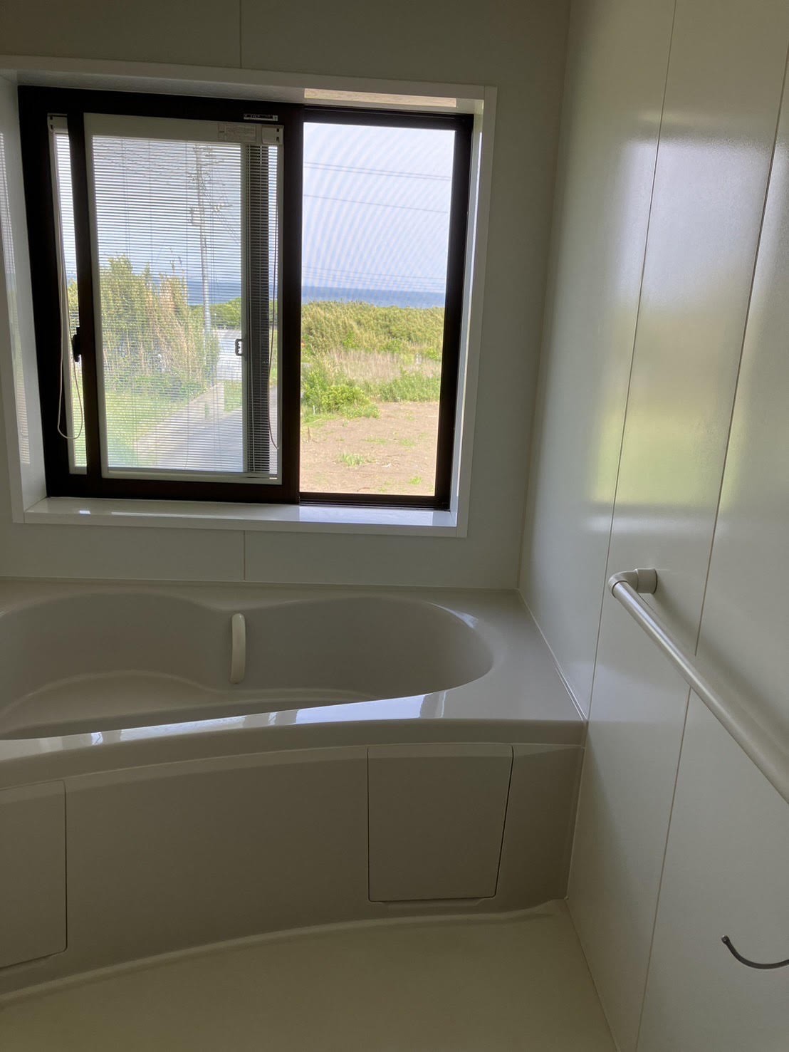 ocean villa mint｜千葉県・館山・南房総｜お風呂からもオーシャンビューが！
広い湯舟でゆっくりしよう。