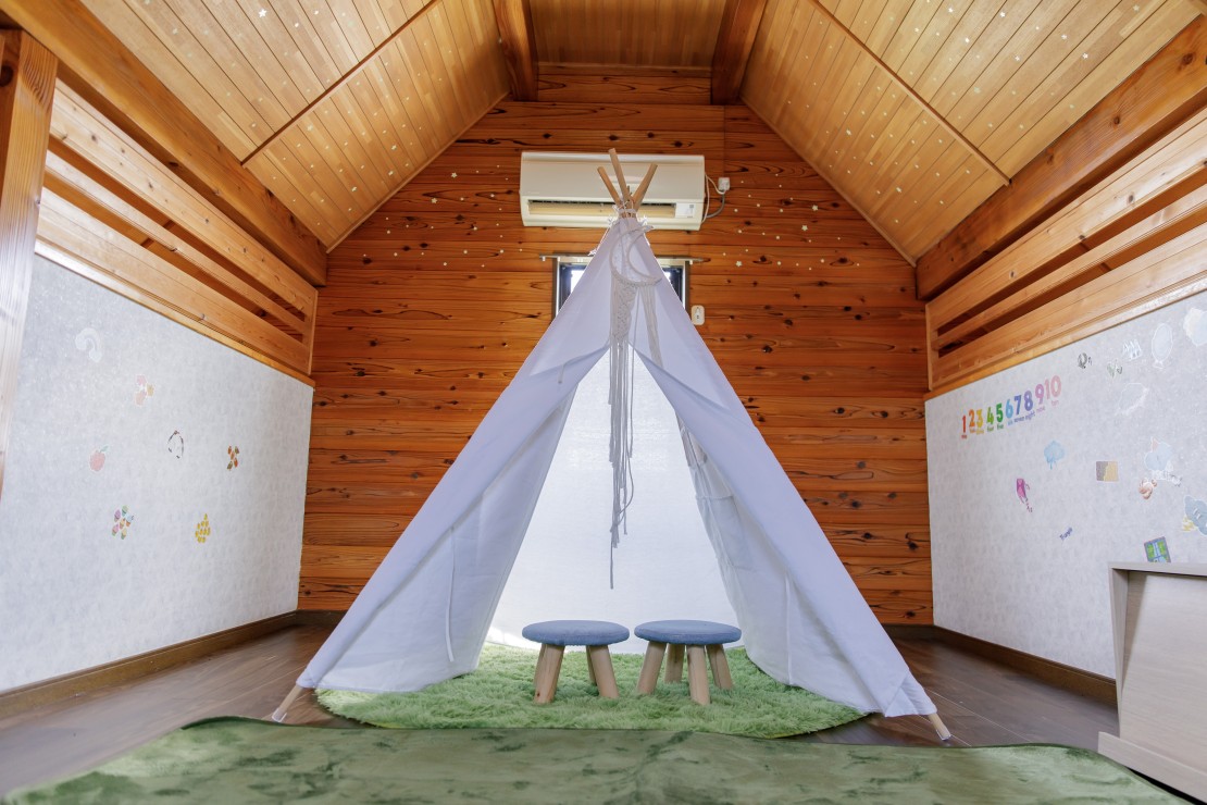 ocean resort mint｜千葉県・館山・南房総｜３階のお部屋には小さなテントが！
子供もワクワクします。