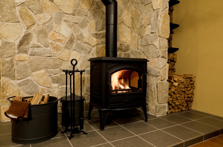 大阪府 大阪駅・梅田駅・福島・淀屋橋・本町のコテージ｜薪之宿 都島リバーサイドの写真：薪ストーブ