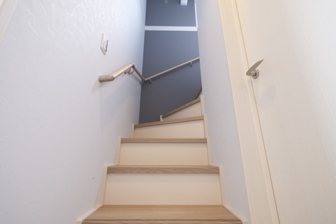 ocean kids mint｜千葉県・館山・南房総｜階段を上るとワクワク感が高まります