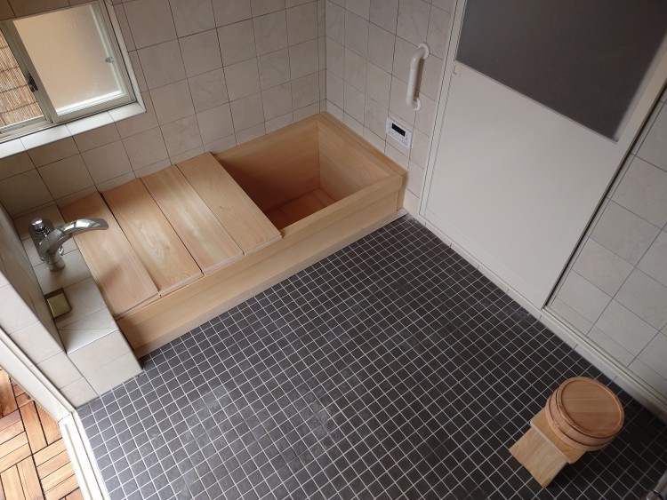 千葉県 館山・南房総のコテージ｜楽匠館の写真：檜風呂