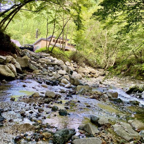 山梨県 大月・都留の貸別荘・コテージ｜SNUG CAMP HOUSE：川