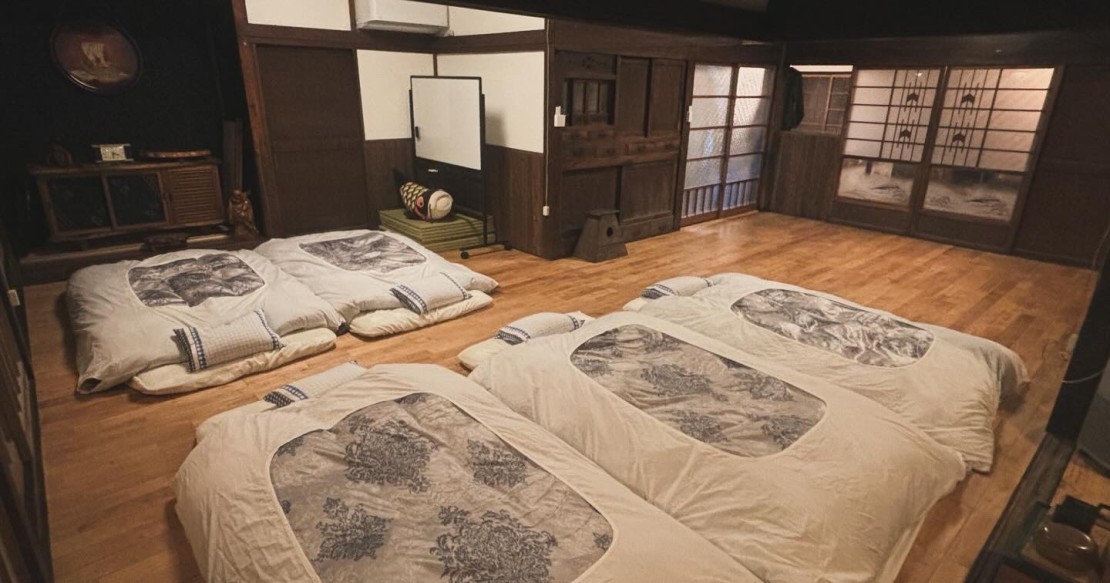 昭和体験宿Rin｜茨城県・霞ヶ浦・土浦・鹿島・潮来｜客間
床に布団を敷いてお休みいただくスタイルで、
お布団は人数分こちらでセットしておきます。