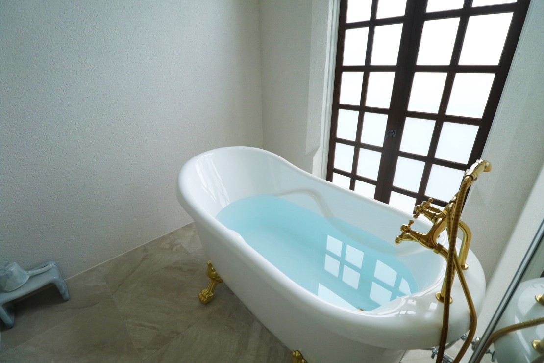 伊豆高原 Villa Michael｜静岡県・伊豆高原｜猫足バスタブでエレガントなひとときを