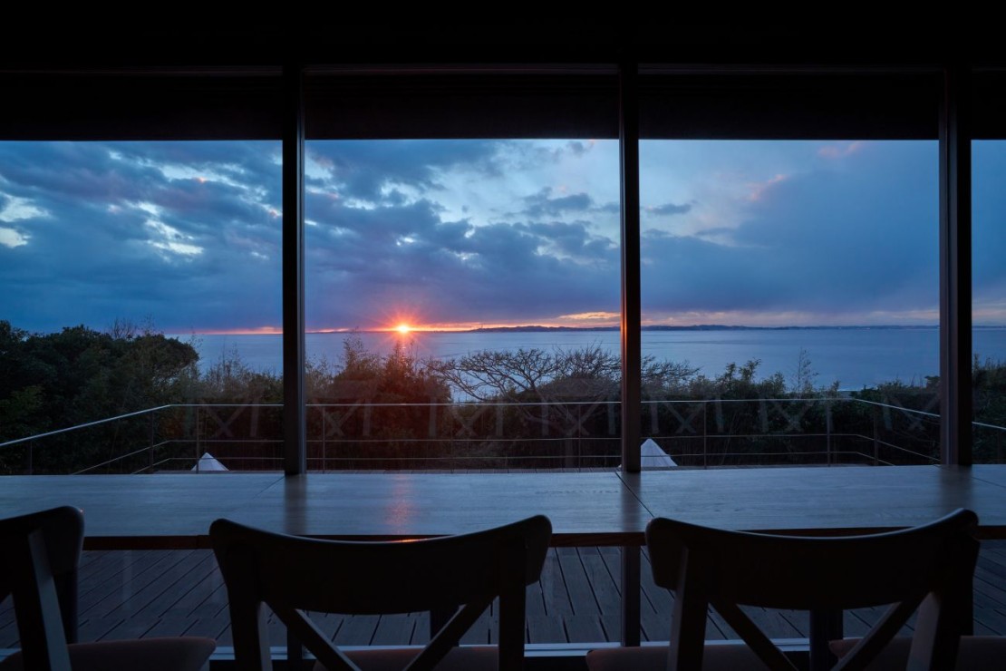 Rivage Blue｜千葉県・木更津・君津・富津｜グランピング　別棟２Fからの眺望（サンセット）