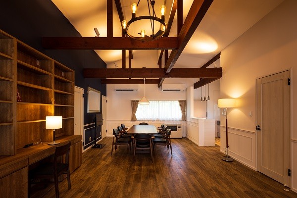 アルプスシャレー｜山梨県・八ヶ岳・清里・小淵沢・大泉｜ゆったり広々としたダイニングホール