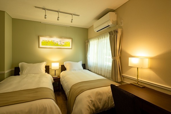 アルプスシャレー｜山梨県・八ヶ岳・清里・小淵沢・大泉｜高級寝具で寝心地のよい寝室１