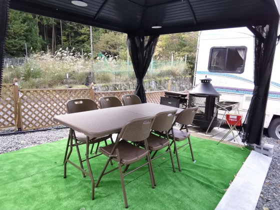 京都府 湯の花・丹波・美山の貸別荘・コテージ｜コテージ遊泊・るり渓の写真：屋根付きBBQが楽しめるコテージ