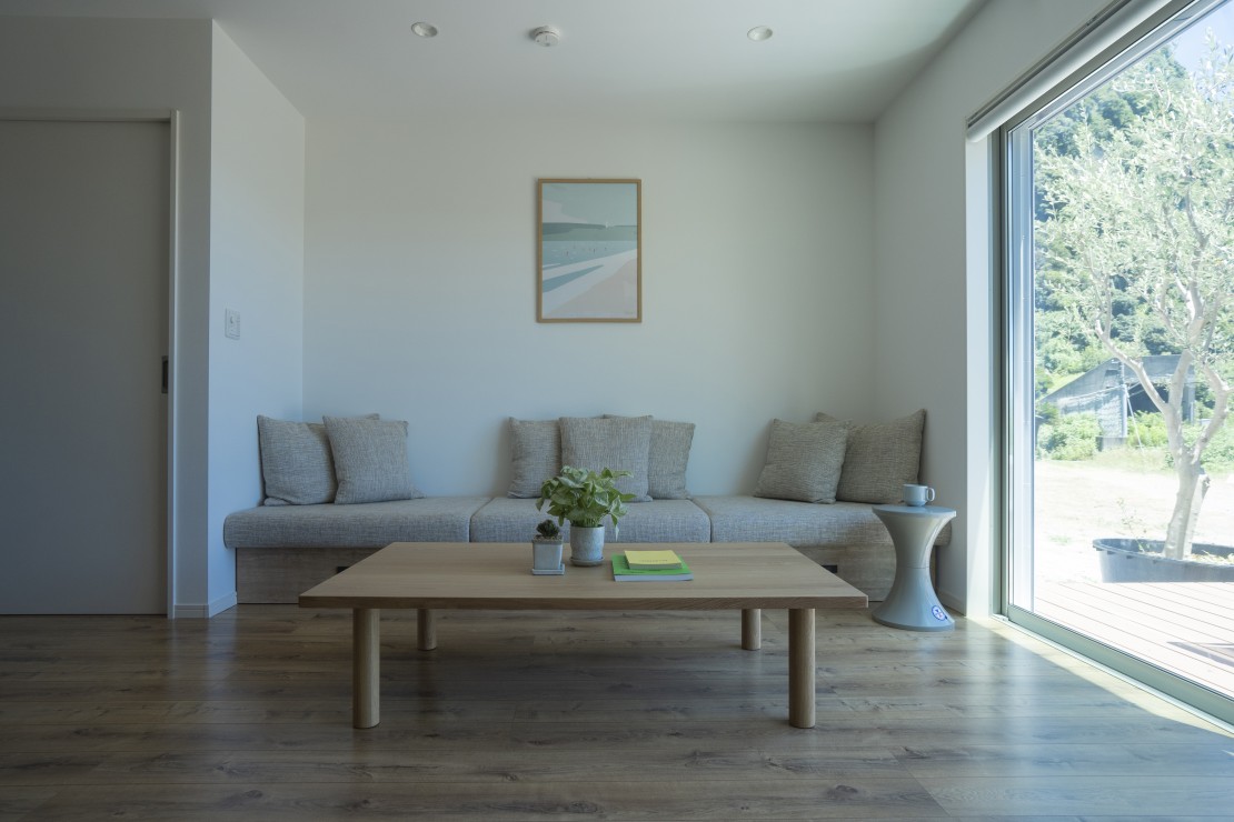 teto｜千葉県・勝浦・鴨川｜植栽とアクセント小物で洗練された演出を。