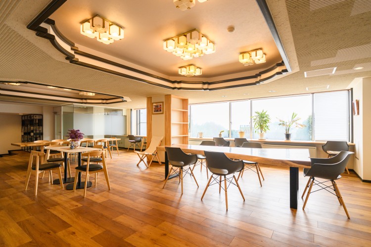 静岡県 伊豆高原のコテージ｜伊豆irohaの写真：広いラウンジ