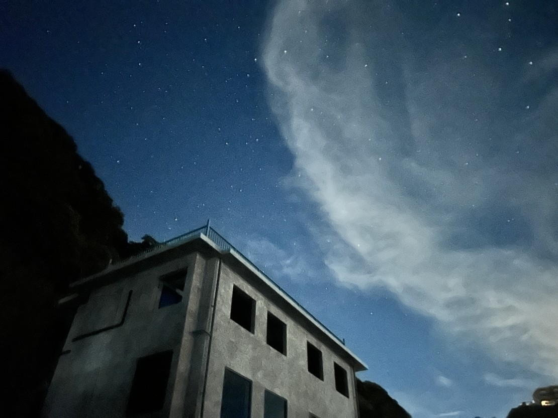 波空-Akazawa-｜静岡県・伊豆高原｜夜は満天の星空をご覧ください。予約時のお申し付けで天体望遠鏡も貸出可能です。
