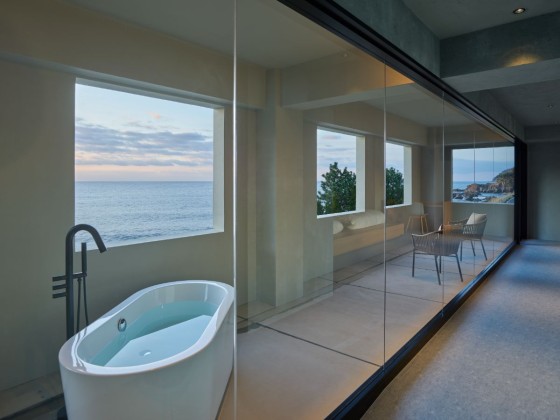 静岡県 伊豆高原の貸別荘・コテージ｜波空-Akazawa-：露天風呂