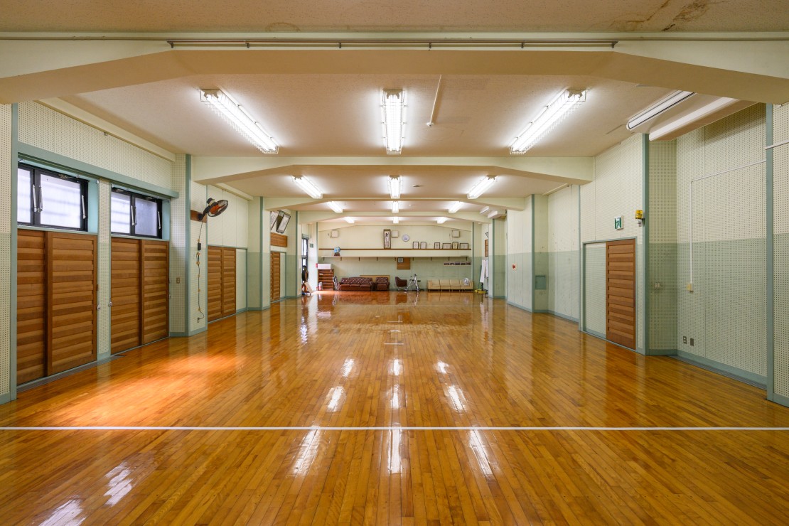 無限館｜静岡県・伊豆高原｜施設内の70畳ある道場。