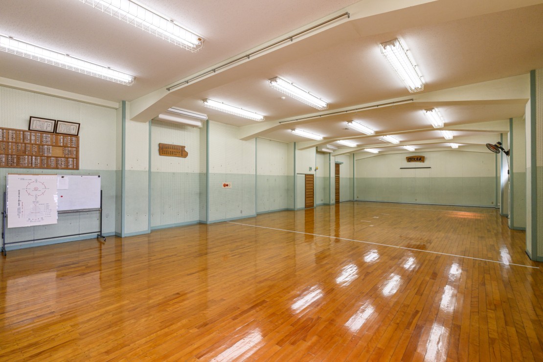 無限館｜静岡県・伊豆高原｜スクリーンやプロジェクター完備。
会議利用も可。