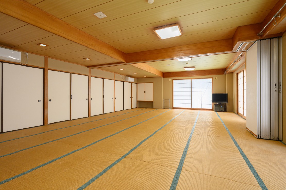 無限館｜静岡県・伊豆高原｜大広間は宴会利用や宿泊としてもご利用可。