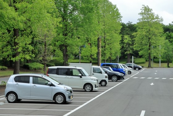 静岡県 伊豆高原の貸別荘・コテージ｜無限館：無料駐車場