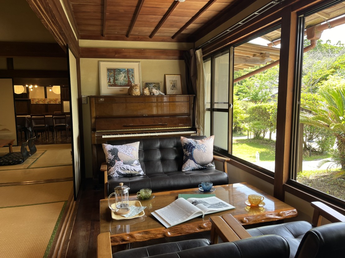 中野屋・母屋｜千葉県・勝浦・鴨川｜ソファスペース