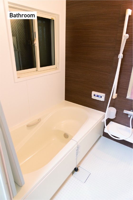 福島県 郡山の貸別荘・コテージ｜f life house：バス・トイレ