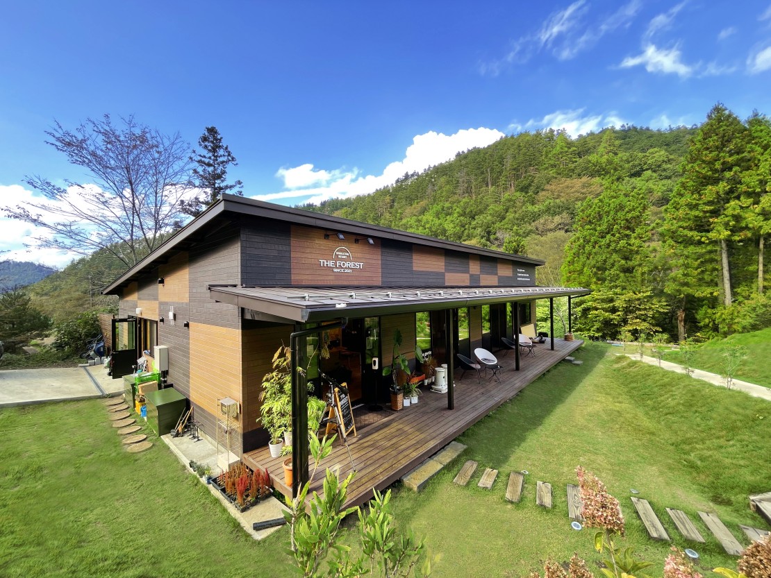 WORKATION RESORT THE FOREST｜山梨県・大月・都留｜フリードリンクも大好評！