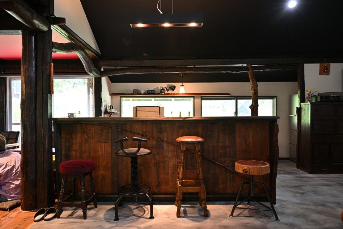 Community＆Stay 古民家 SO｜愛知県・三河｜カウンターで静かな語らいの夜を