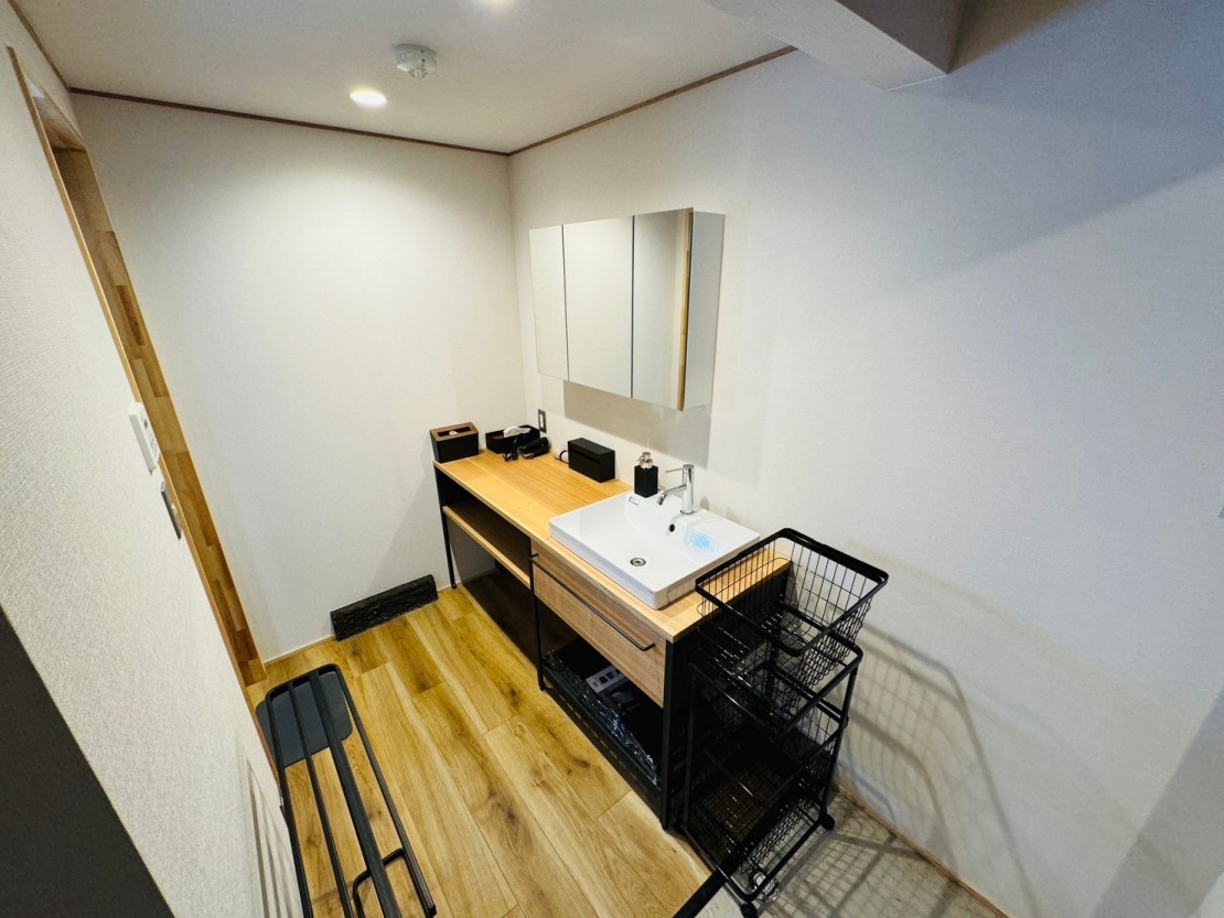 いにしえの宿おへそ｜山形県・米沢・置賜｜お手洗いやお風呂はリノベーションし、居心地のよい空間となっておりますのでご安心ください。