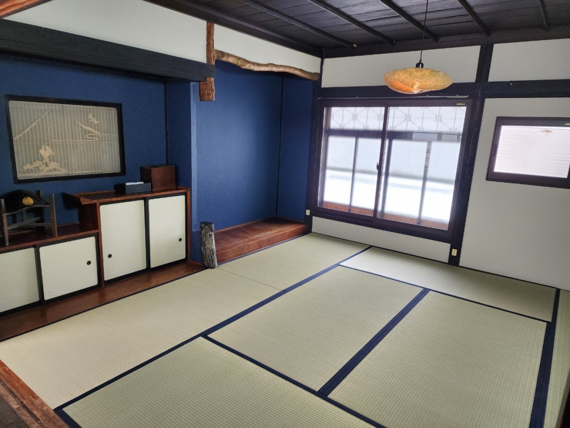 いにしえの宿おへそ｜山形県・米沢・置賜｜2階の旦那の間は寝室としてご利用いただけます。