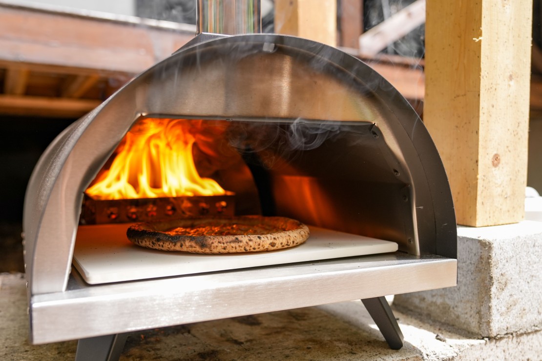 アウトドアアドベンチャー北軽井沢｜群馬県・北軽井沢・嬬恋・万座｜400度近くまで温度があがる本格ピザ窯