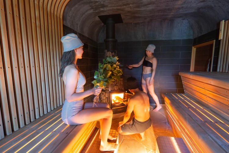 群馬県 水上・月夜野・猿ヶ京・法師のグランピング｜MOOSKA DE STUBENの写真：グランピング サウナ ダイニングの極み