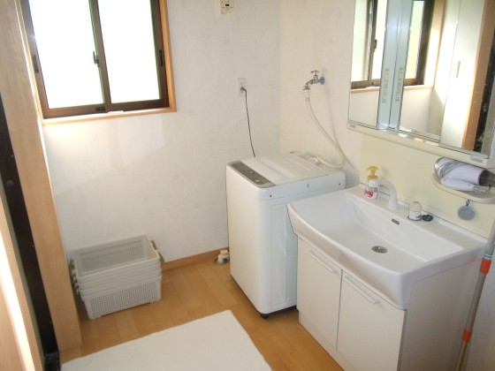 兵庫県 姫路・赤穂・播磨の貸別荘・コテージ｜ポパイテンキャンプ場　アイボリーハウス(1棟貸切)：ランドリー