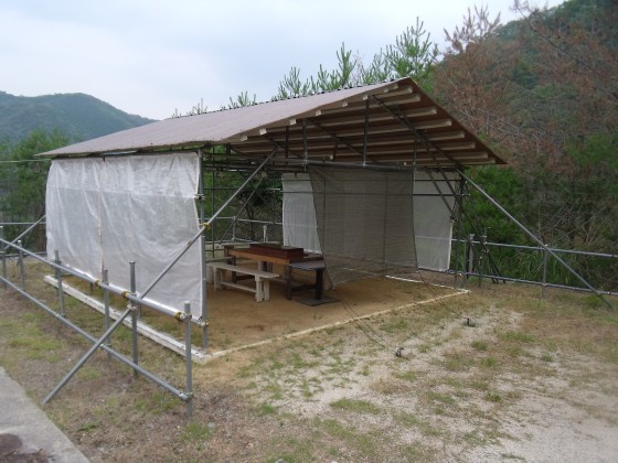 兵庫県 姫路・赤穂・播磨の貸別荘・コテージ｜ポパイテンキャンプ場　アイボリーハウス(1棟貸切)：屋根付きBBQ