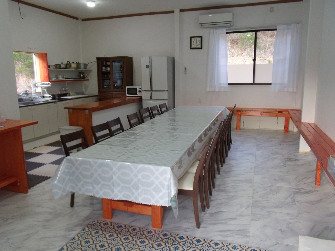 ポパイテンキャンプ場　グリーンハウス(1棟貸切)｜兵庫県・姫路・赤穂・播磨｜ダイニングキッチン