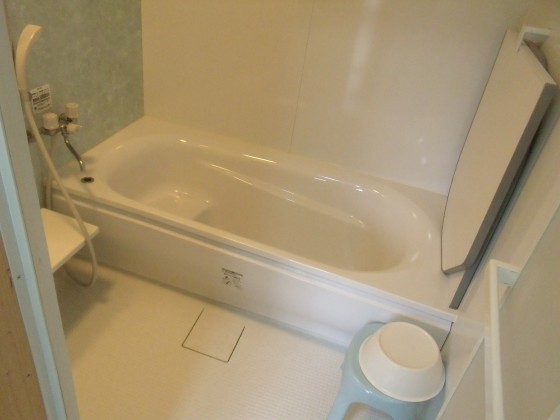 兵庫県 姫路・赤穂・播磨の貸別荘・コテージ｜ポパイテンキャンプ場　グリーンハウス(1棟貸切)の写真：お風呂もトイレも安心のコテージ