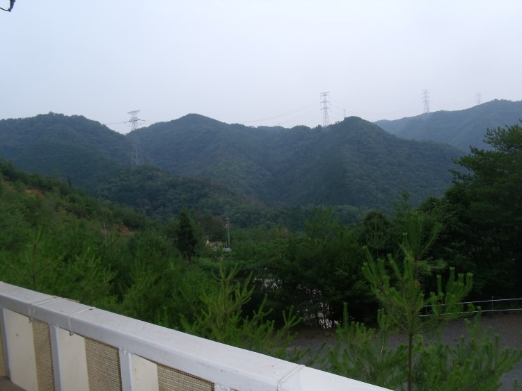 兵庫県 姫路・赤穂・播磨のコテージ｜ポパイテンキャンプ場　ゴールドハウス(1棟貸切)の写真：BBQコーナーからの風景