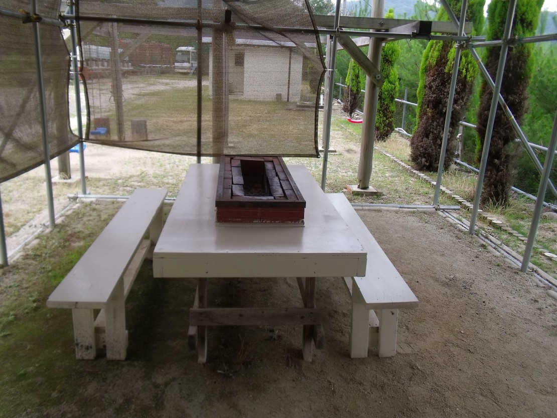 ポパイテンキャンプ場　バンガロハウス(1棟貸切)｜兵庫県・姫路・赤穂・播磨｜BBQコーナー