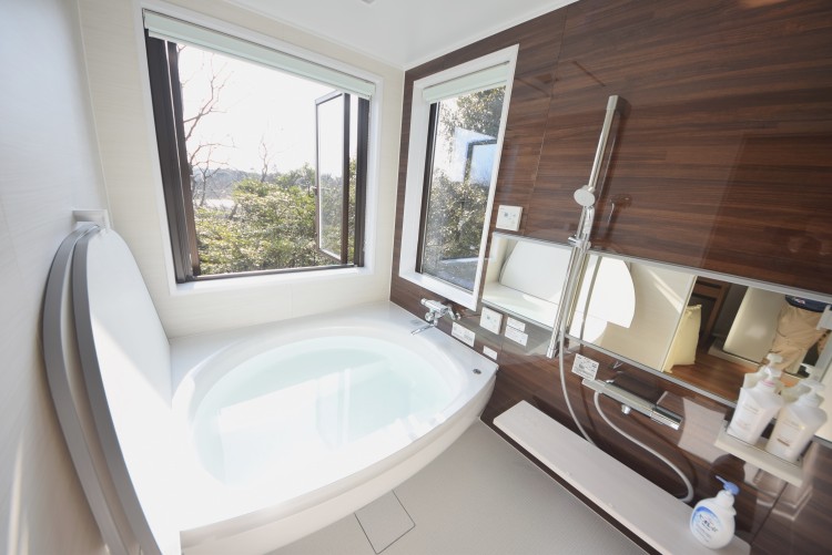 石川県 輪島・能登のコテージ｜家族コテージ ノトイエ ２号棟さえずりの写真：お風呂（温泉付き）