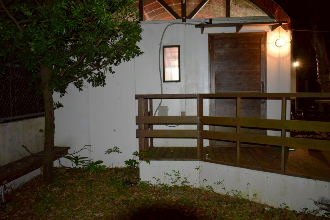 グランガ－デン南木｜三重県・鳥羽｜夜間の施設玄関口