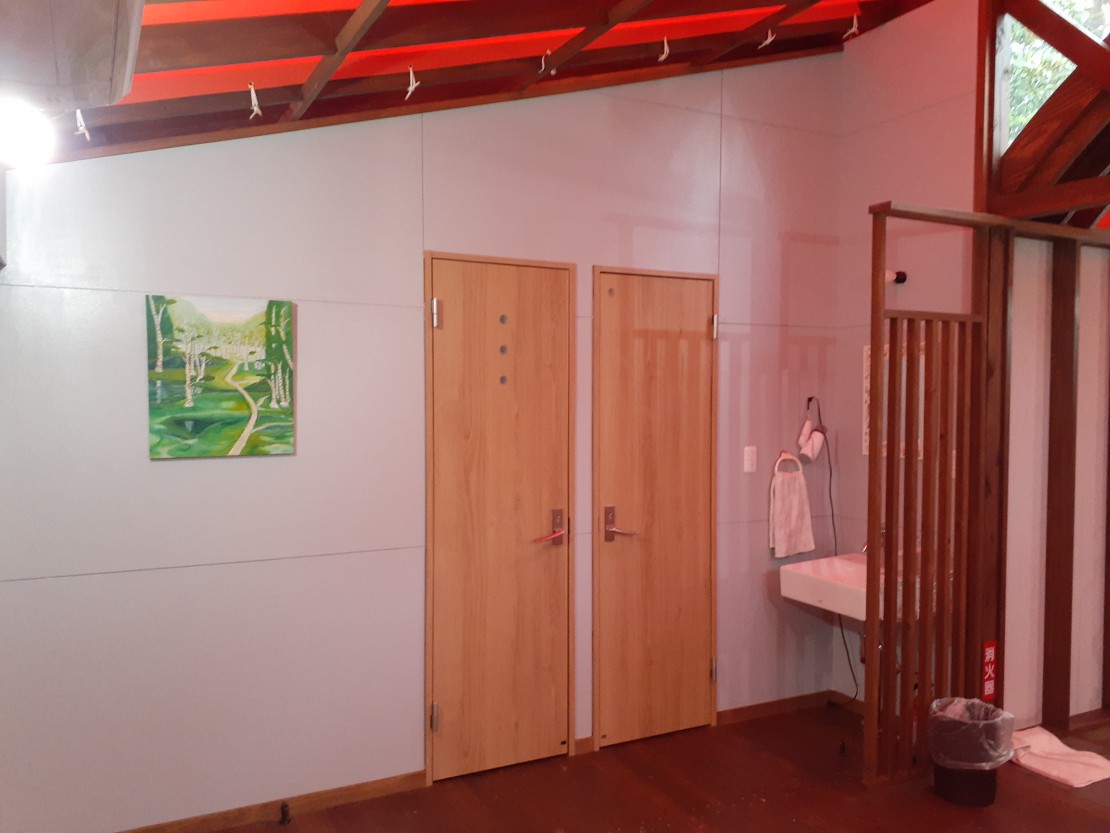 グランガ－デン南木｜三重県・鳥羽｜トイレ、シャワール－ム入り口の壁