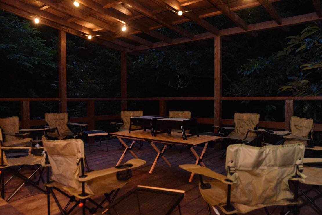 【GVR】Cottage Valley コテージバレー｜千葉県・木更津・君津・富津｜デッキ　夜