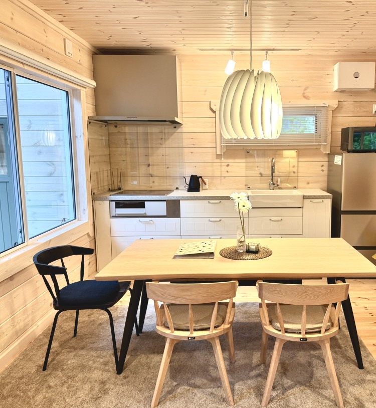 群馬県 北軽井沢・嬬恋・万座のコテージ｜Second House kukka (クッカ）の写真：北欧を感じる家具や小物に囲まれて