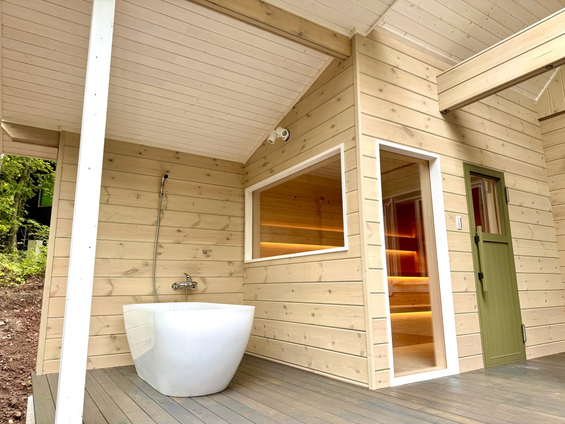 Second House kukka (クッカ）｜群馬県・北軽井沢・嬬恋・万座｜ロウリュの後は、森の中の水風呂へ！温度もお好みで調節していただけます。