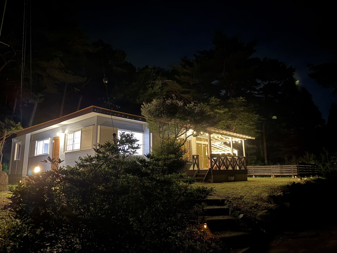 コテージ３３｜栃木県・那須・板室｜外観（夜）