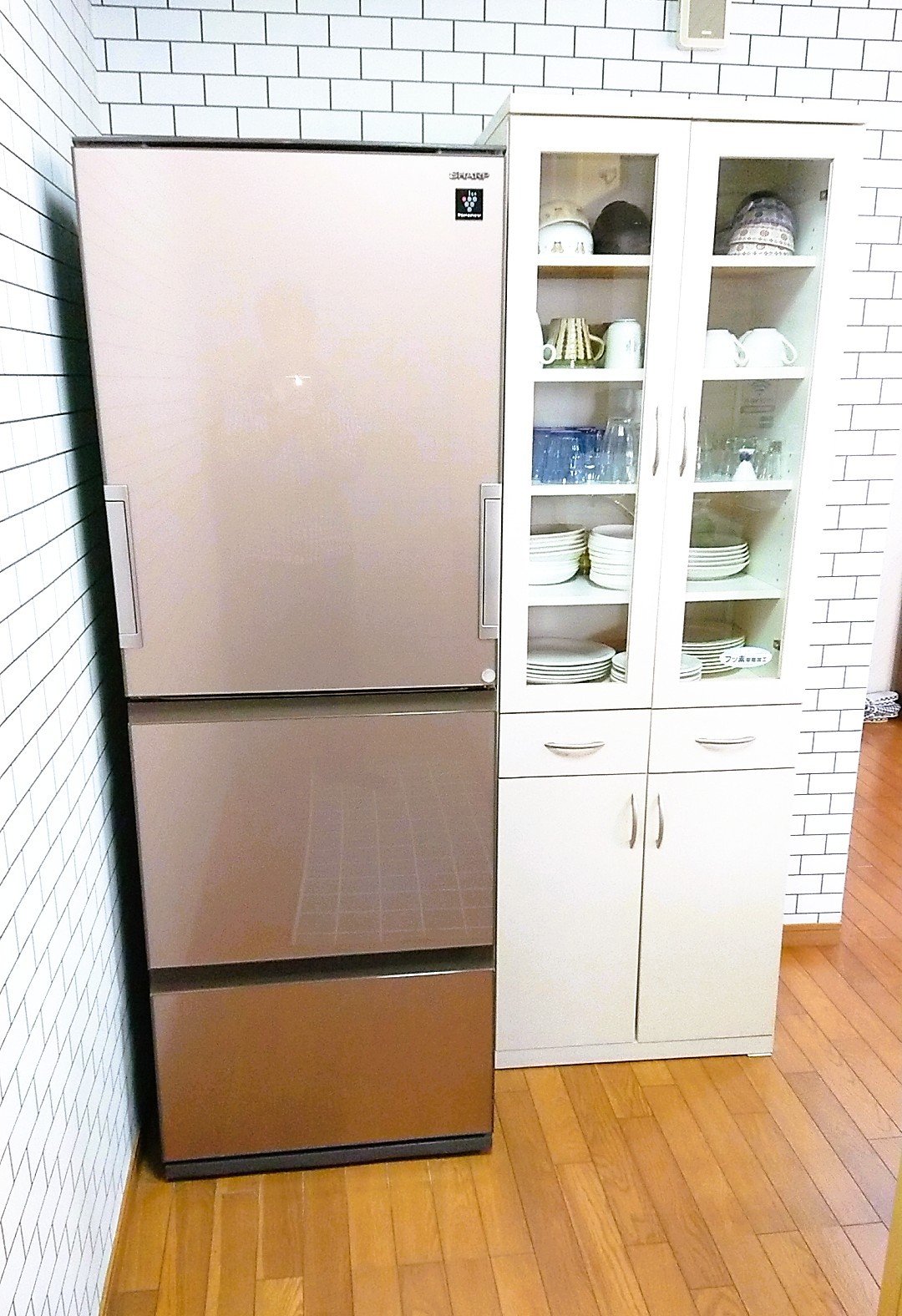 那須の貸別荘　コテージ7（ナナ）　V棟｜栃木県・那須・板室｜400L冷蔵庫・食器棚