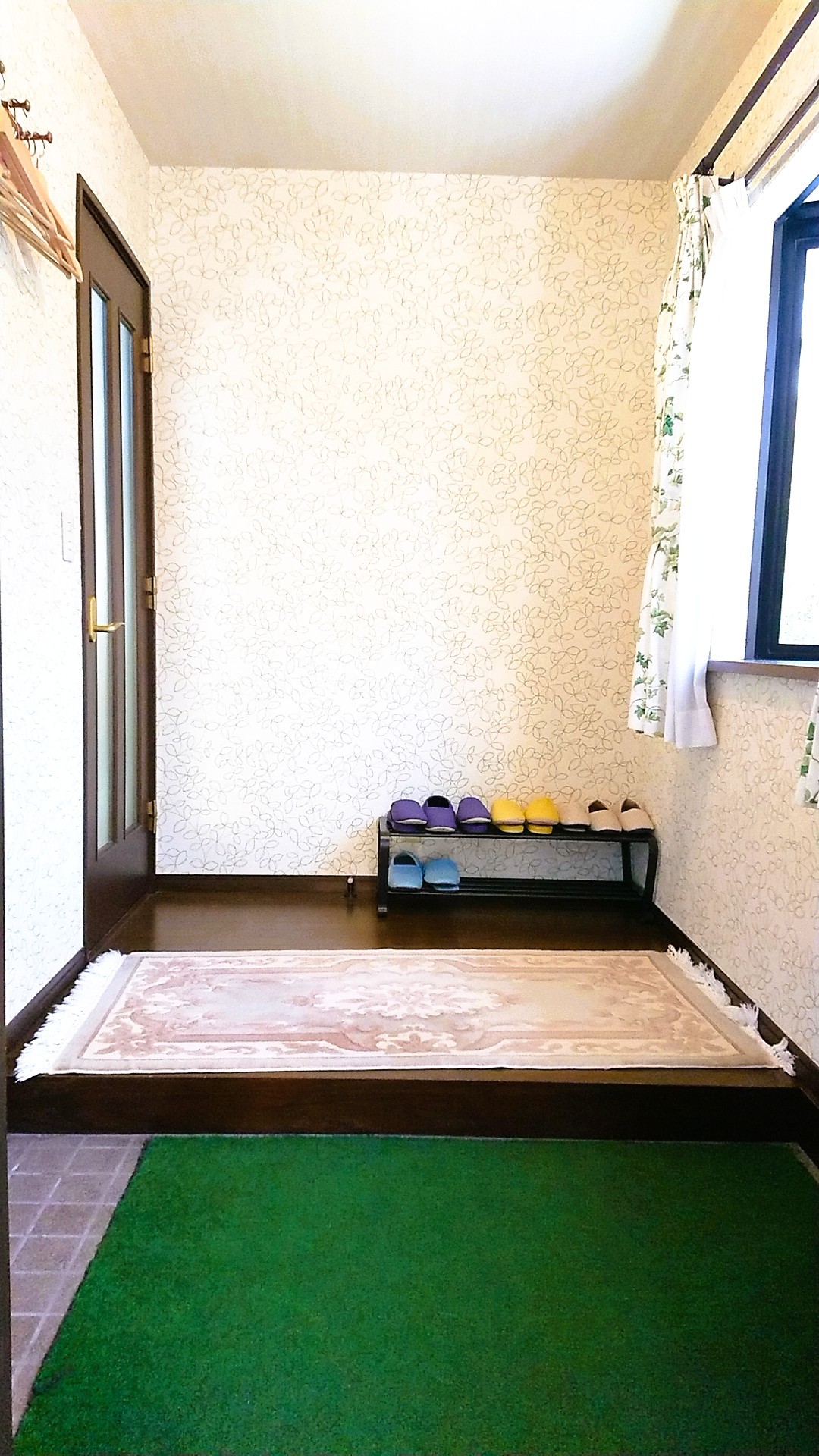 那須の貸別荘　コテージ7（ナナ）　V2棟｜栃木県・那須・板室｜玄関