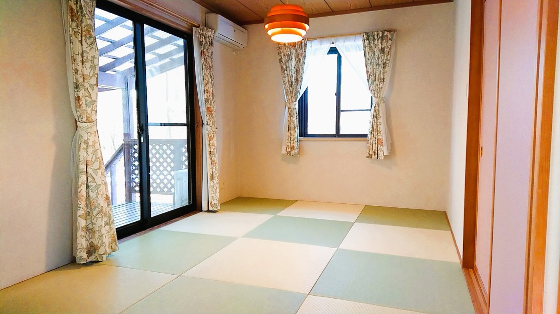 那須の貸別荘　コテージ7（ナナ）　V2棟｜栃木県・那須・板室｜リビングと一体で利用も可能な和室