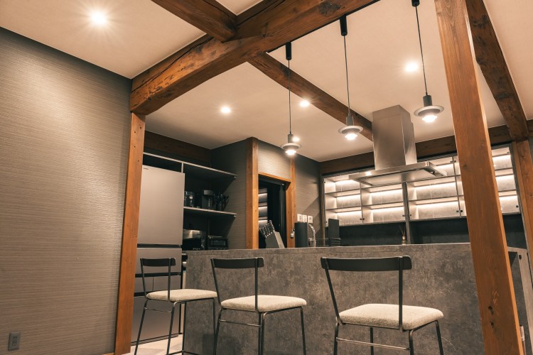 山梨県 山中湖・忍野のコテージ｜office＆cottage 丸金の写真：特注の大型キッチン