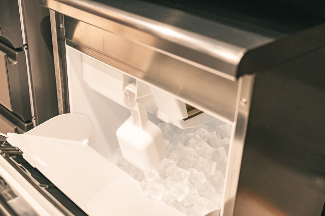 office＆cottage 丸金｜山梨県・山中湖・忍野｜あると嬉しい製氷機も完備