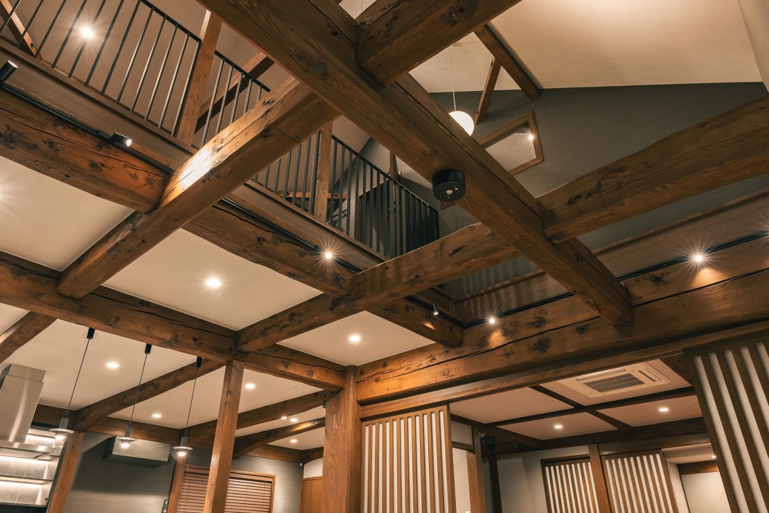 office＆cottage 丸金｜山梨県・山中湖・忍野｜エントランス吹き抜け