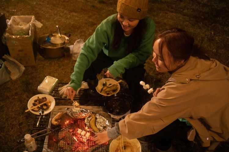 山形県 米沢・置賜のコテージ｜米沢みさわ小学校｜とこことの写真：手ぶら米沢牛BBQ！〜星空の下で〜